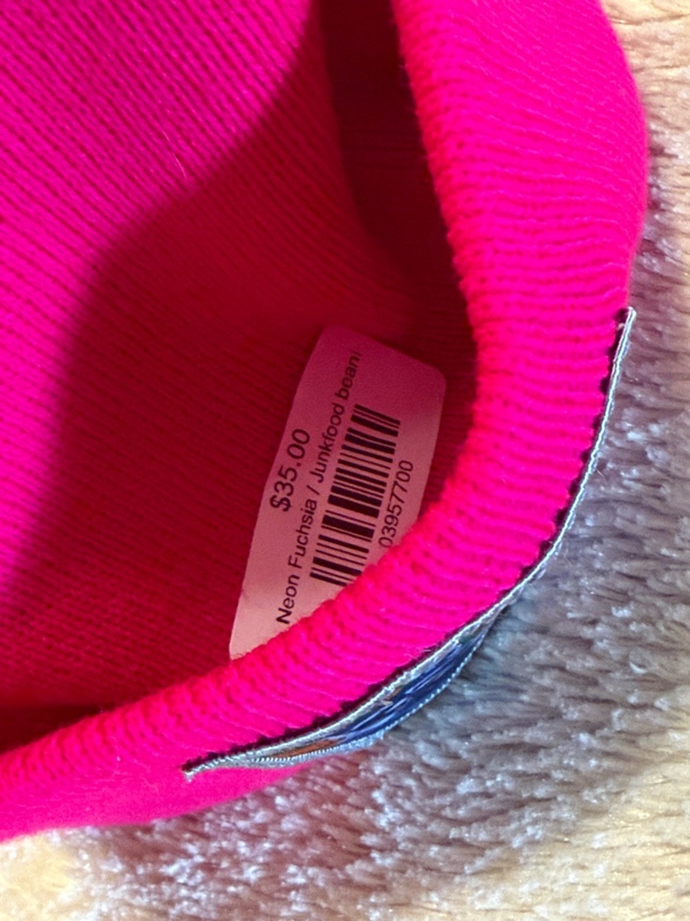 JUNK FOOD CLOTHING Bandits Raccoon
Beanie - Picture 7 of 8